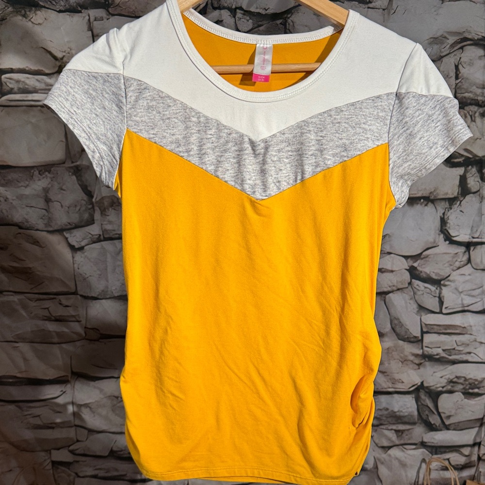 No Boundaries Colorblock Short Sleeve Tee in Yellow, Gray & White